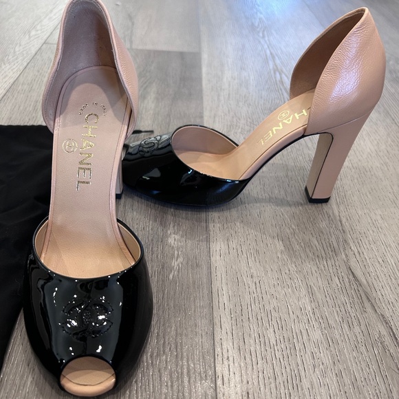 Chanel nude and black pumps. Size 36 - Picture 1 of 7